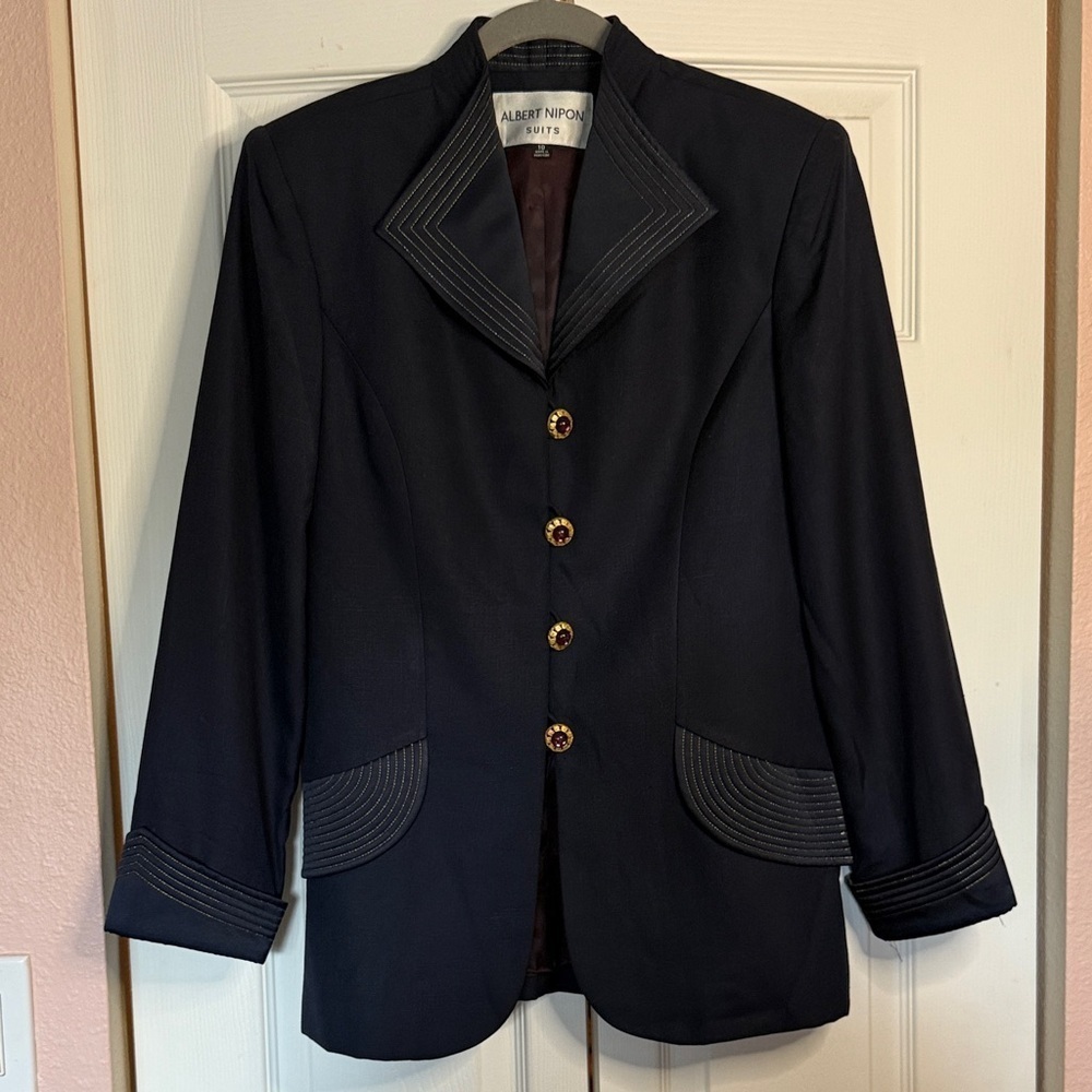 Albert Nipon Vintage Women's Navy Blazer with Gold Buttons Size 10